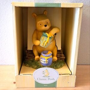 NEW IN BOX Classic Winnie the Pooh Coin Bank Disney Piggy Bank